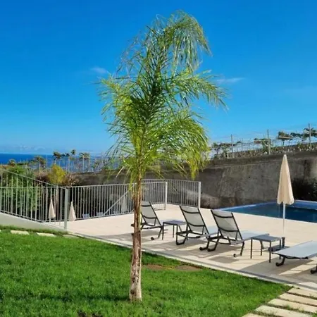 Oceanview Cozy With Pool Near Funchal 公寓 卡马拉-德洛布什