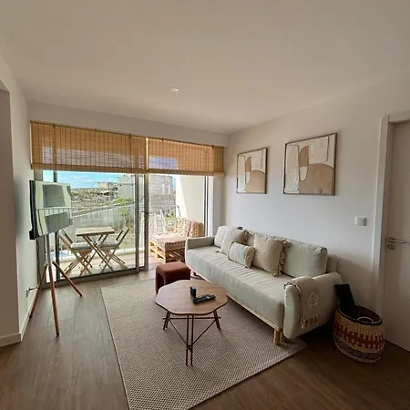 Oceanview Cozy With Pool Near Funchal