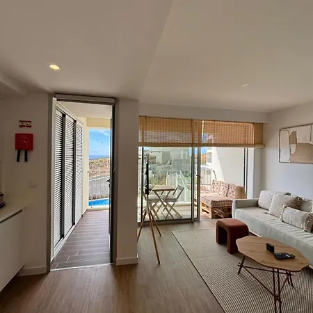 Oceanview Cozy With Pool Near Funchal Apartman Câmara de Lobos