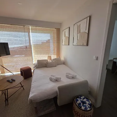 Oceanview Cozy With Pool Near Funchal Apartamento