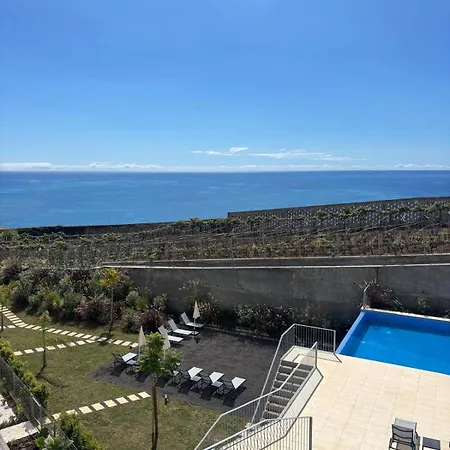 Oceanview Cozy With Pool Near Funchal *