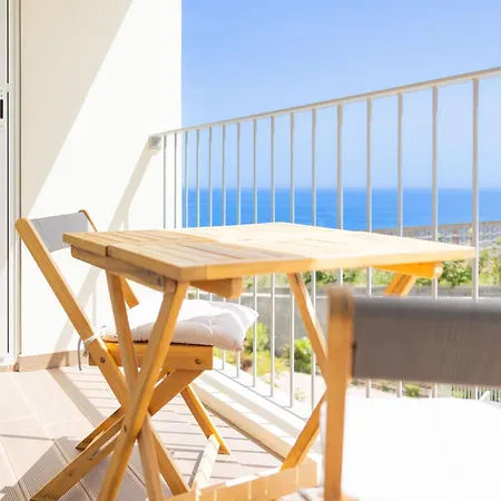 Oceanview Cozy With Pool Near Funchal Apartamento